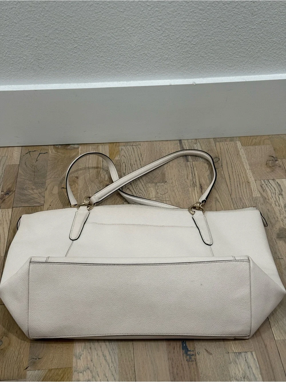 Coach White/Cream Leather Tote with Gold Tag